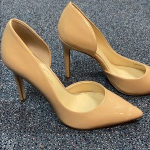 Jessica Simpson nude stiletto